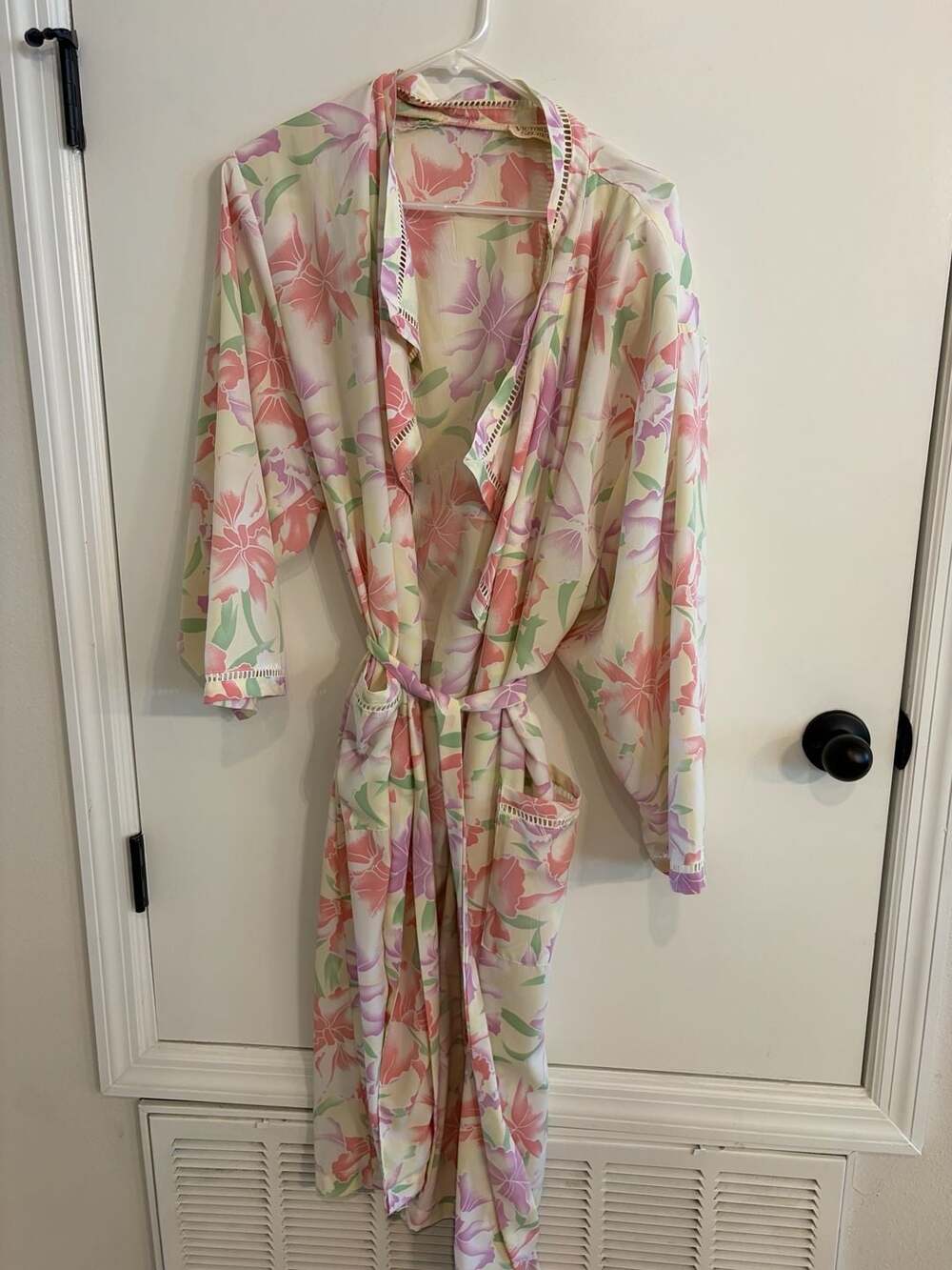 Vintage Victoria's Secret Gold Label Pastel Floral Robe with Crochet Trim